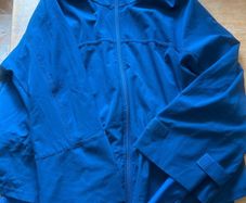 womens sporty sweaty betty jacket