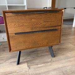 Oak veneer lockers