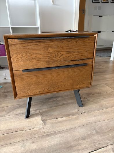 Oak veneer lockers