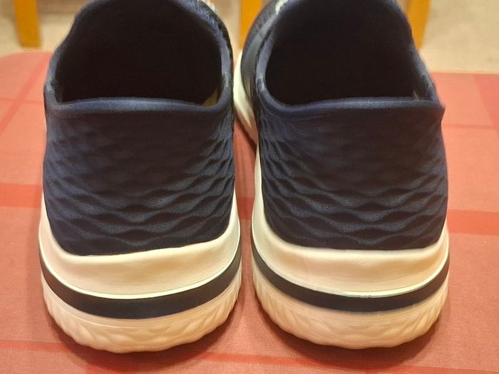 SKECHERS Slip-Ins - Size 9 - Excellent - As NEW