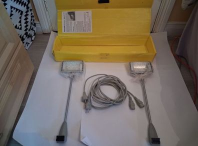 Postage - Pair of SLT SL-2001 150w Display Lights with Power Cables