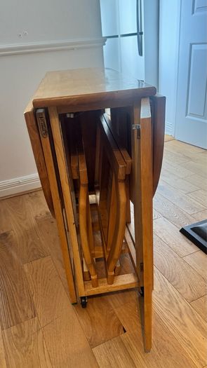Folding table + 2 chairs