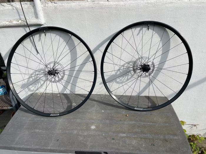 28" bike wheels wanted.