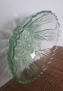 BOWL - Vintage - Green Glass - Dessert - Fruit Dish