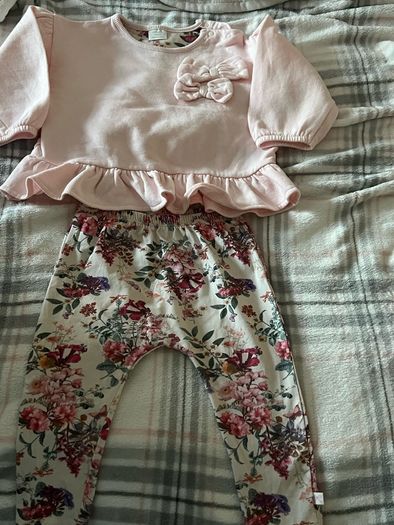 Girls next two piece suit 9/12 mths