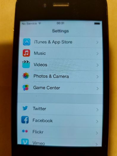 Apple Iphone 4, Black, 8GB, in excellent condition, Vodafone network