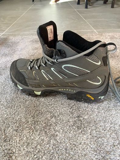 Merrell hiking boots size 5