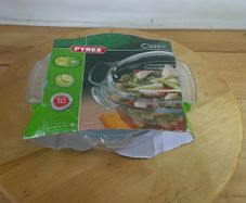 Pyrex Classic 2-in-1 Round Glass Casserole Dish with Lid 1L - New in Original Packaging