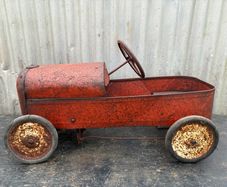 Vintage Tri-Ang Duke peddle car c1940