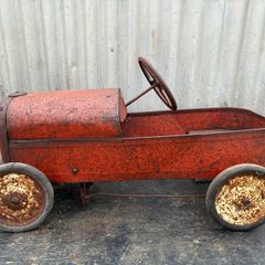 Vintage Tri-Ang Duke peddle car c1940