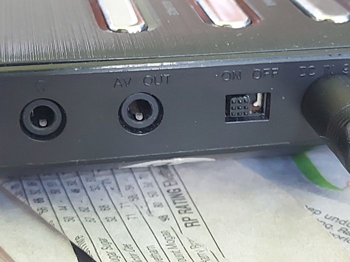 5 Portable DVD Players, all working, but no charges for them, all in very good condition