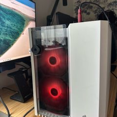 Gaming PC + 4K screen + Keyboard + Mouse