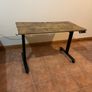 Height-adjustable desk Image 3