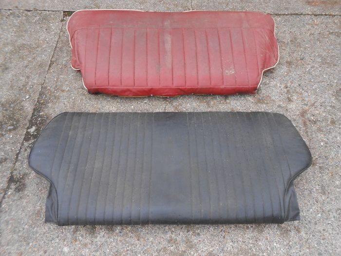 2.Old Classic Car Rear Seats.
