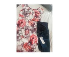 Maternity clothes size 10/M