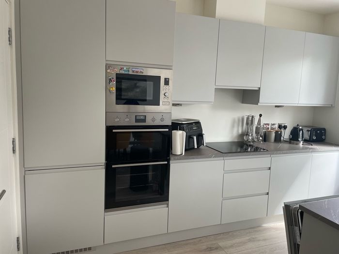 Modern Nolan's Grey Kitchen in Excellent Condition