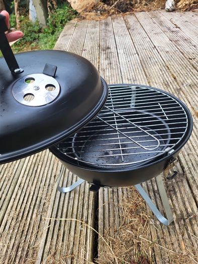 BBQ grill with dome