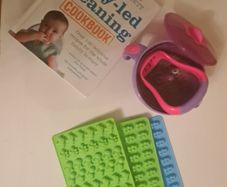 Baby cookbook & bowls / plates