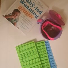 Baby cookbook & bowls / plates