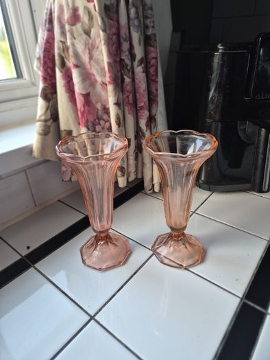 Pair of Art Deco Vintage 1930s Tulip vases