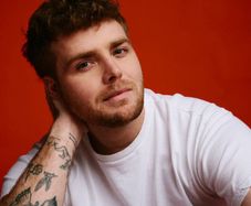 Alex Warren Tickets for Wednesday