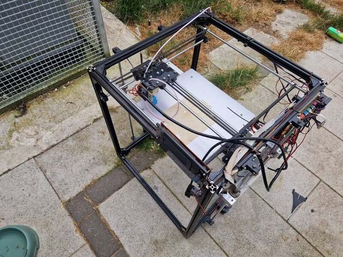 2 3D Printers
