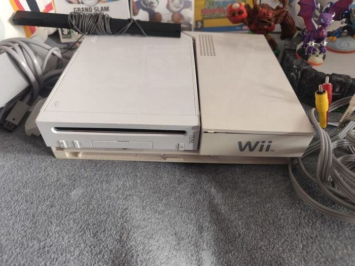 Wii Bundle with Mario Kart, Paper Mario & Skylanders