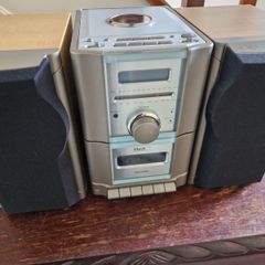 Black Diamond 3 in 1 Music System, Radio, CD, Tape, Radio plays fine, CD not working