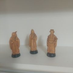 3 little figurines