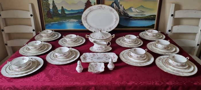87 Piece Royal Albert Paragon Victoriana Rose Bone China Gold Gilt Dinner And Tea Service / Set For 10 Person Setting Made In England