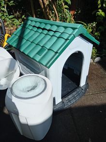 Dog house + poo bin