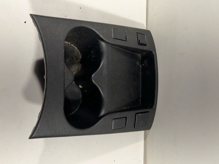Centre Cup Holder With Aux Usb Plugs Black 689t23nl0a 2015 Nissan Leaf A1l1b52g
