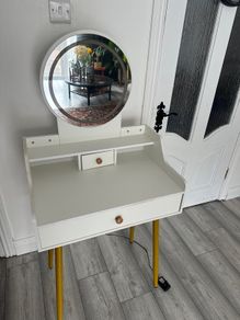 Dressing Table with Mirror