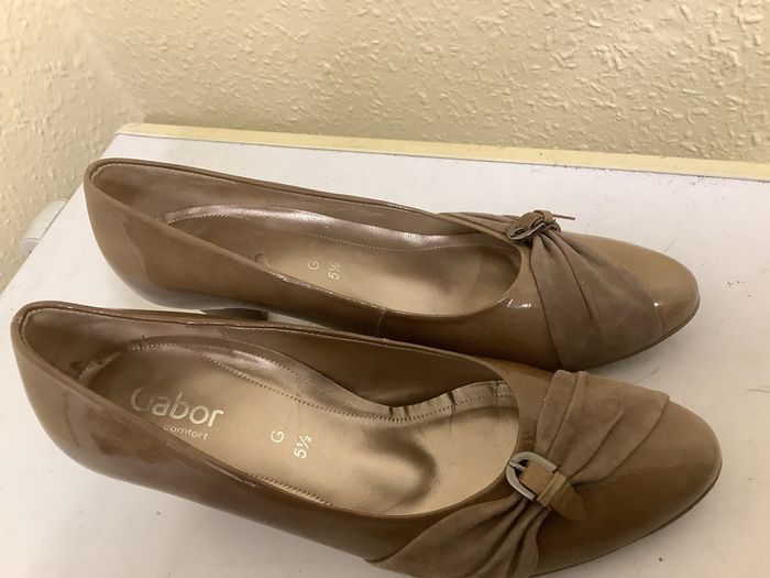 Ladies shoes