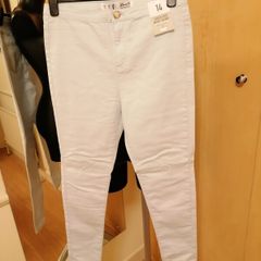 Women's Jeans NWT SIZE 14