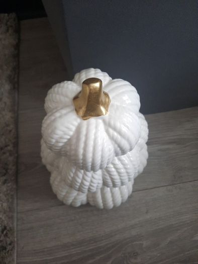 Ceramic knit look pumpkins