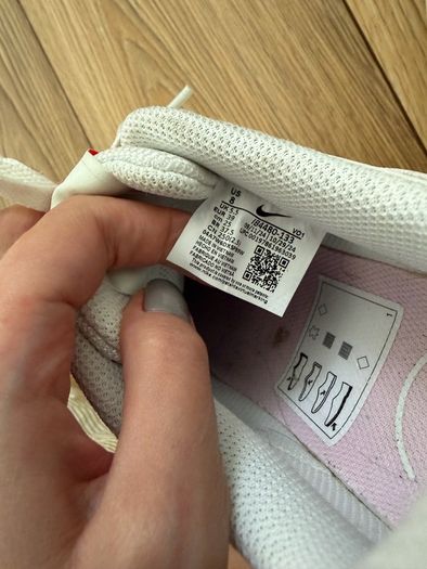 Nike Trainers White and Pink