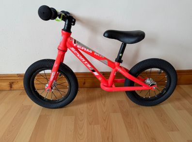 2 Balance bikes