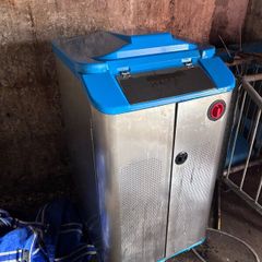Automatic calf feeder
