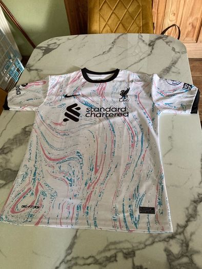 Liverpool Jersey uk size m