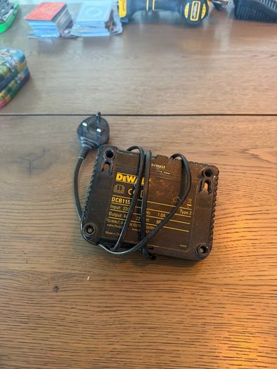 Dewalt Charger DCB115