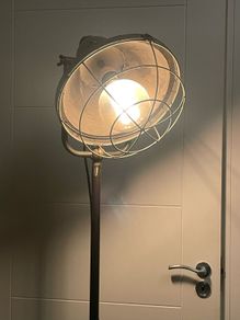 Floor lamp