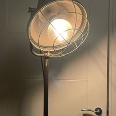 Floor lamp