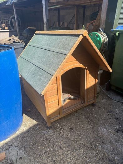 dog kennel