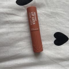 Rimmel lip latex 240 honey bun