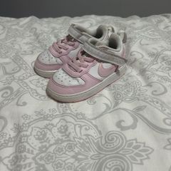 Girls Nike runners