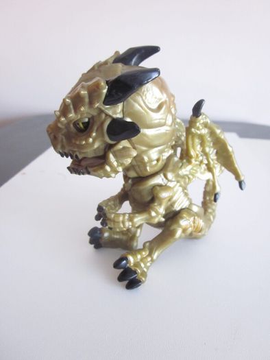 Wowwee Fingerlings Limited Edition Untamed Gold Rush Dragon - Lights & Sounds