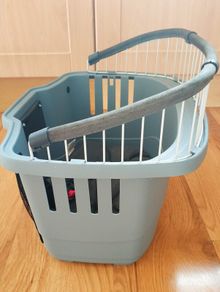 Pet carrier for bicycles