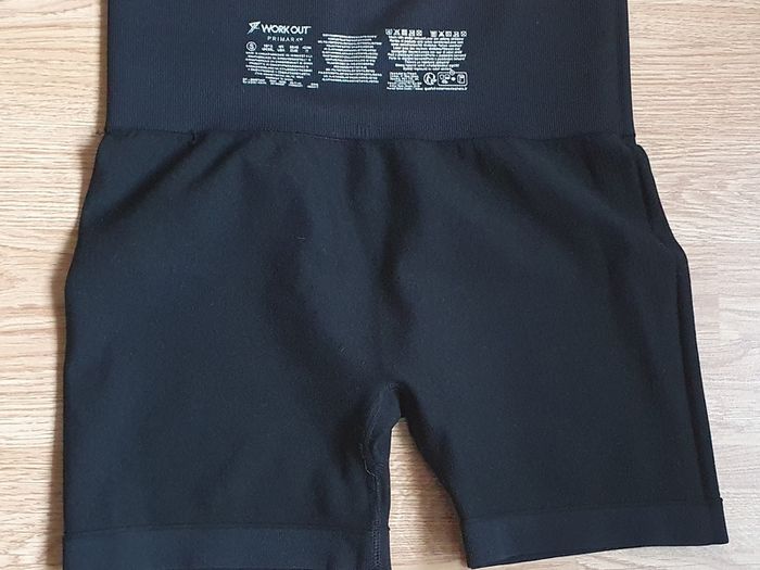 New - Size Small - A Pair of Black Workout Shorts - E