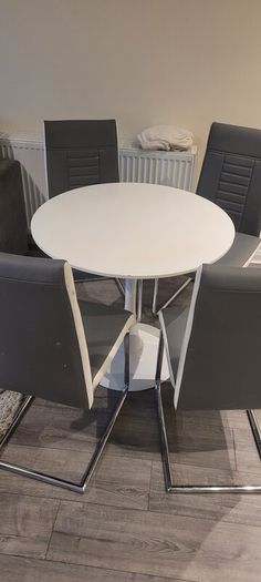 table & 4 chairs